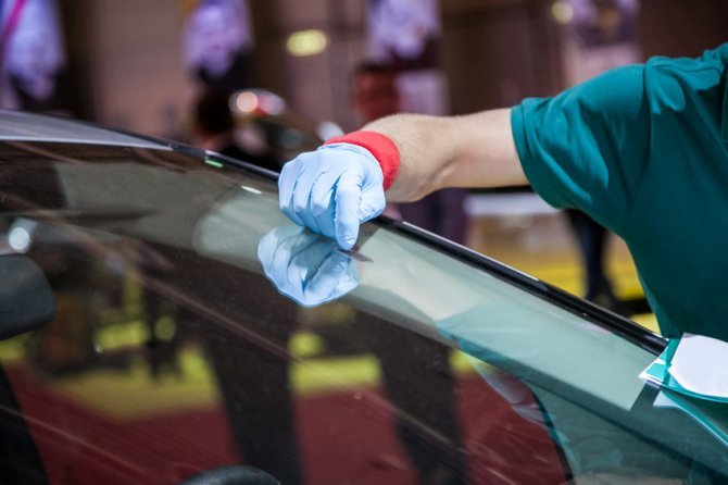 Auto Glass Repair North Hollywood CA - Skilled Windshield Repair and Replacement Services with Sherman Oaks Mobile Auto Glass